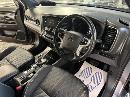 2018 Mitsubishi Outlander - thumbnail 8