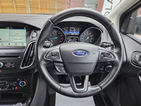 2017 Ford Focus - thumbnail 27