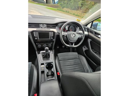 2016 Volkswagen Passat - thumbnail 8