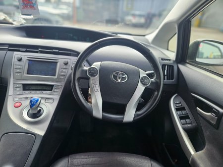 2014 Toyota Prius - thumbnail 10