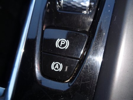 2018 Volvo XC60 - thumbnail 17