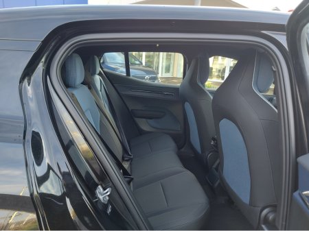 2025 Volvo EX30 SIN MTR RWD PLUS €39,500 thumbnail