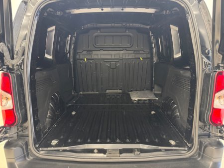 2022 Peugeot Partner  €18,500 thumbnail