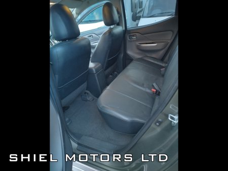 2020 Mitsubishi L200 CREW CAB PICK UP 4X4 MANUAL €25,750 thumbnail