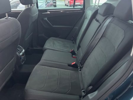 2023 Volkswagen Tiguan 2.0 TDI 150HP Elegance 7sp DSG Auto Mint Pan Roof €41,995 thumbnail