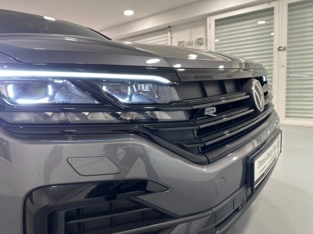 2023 Volkswagen Touareg - thumbnail 4