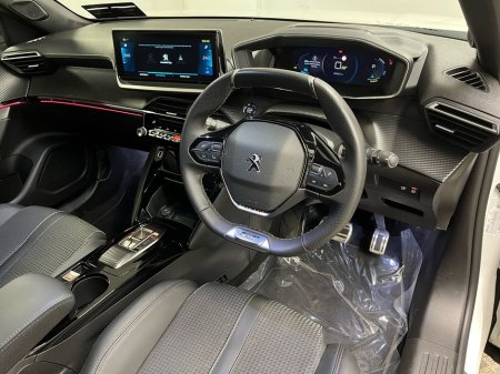 2023 Peugeot 2008 - thumbnail 9