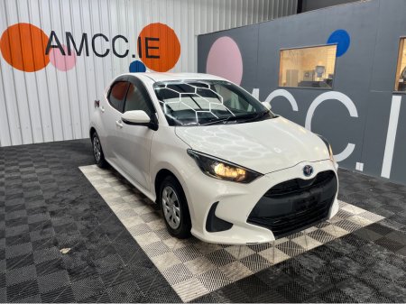 2021 Toyota Yaris 2021 TOYOTA YARIS 1.5 HYBRID / 98K KMS / REVERSE CAMERA & MORE