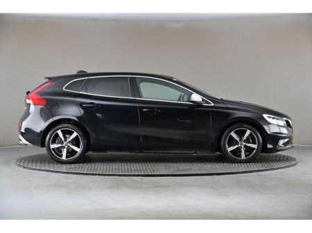2017 Volvo V40 2.0 D3 R-DESIGN 6SPD *FULL LEATHER*PANORAMIC ROOF* €15,490 thumbnail