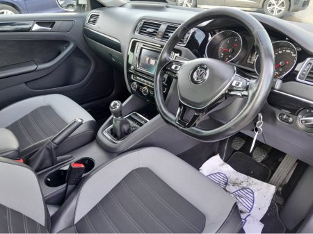 2015 Volkswagen Jetta - thumbnail 27