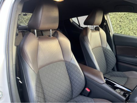 2020 Toyota C-HR SOL AUTOMATIC HYBRID 1.8 PETROL //ADAPTIVE CRUISE CONTROL//KEYLESS ENTRY//REVERSE CAMERA//HEATED SEATS// €22,950 thumbnail