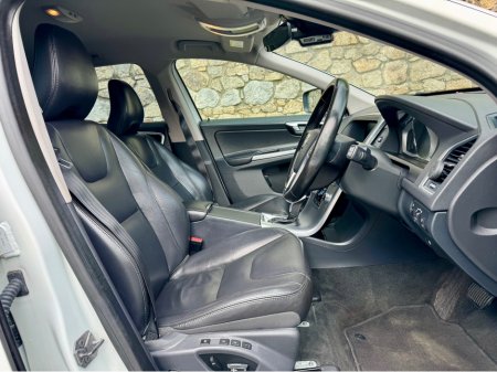 2017 Volvo XC60 - thumbnail 17