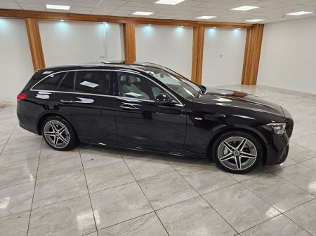 2025 Mercedes-Benz C Class PREMIUM // BLACK WITH IVORY €58,950 thumbnail