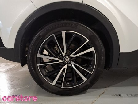 2024 Toyota C-HR 1.8 HYBRID SOL €36,880 thumbnail