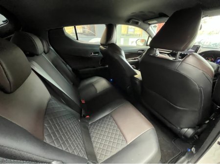 2019 Toyota C-HR - thumbnail 14