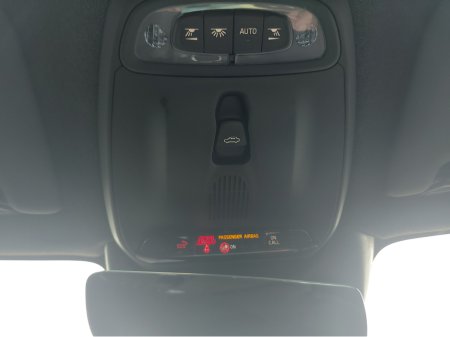 2023 Volvo XC40 T2 P R-DESIGN MAN 5DR €39,950 thumbnail