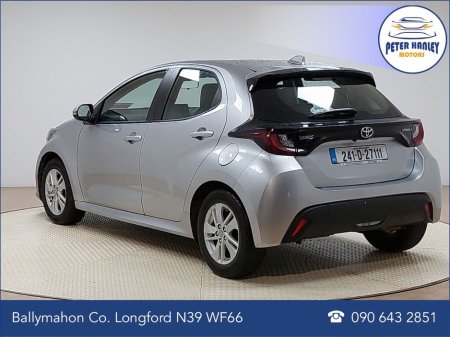 2024 Toyota Yaris Yaris Hybrid Luna €23,950 thumbnail