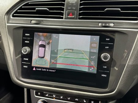 2020 Volkswagen Tiguan - thumbnail 16