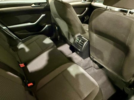 2016 Volkswagen Passat - thumbnail 14