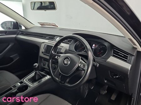 2017 Volkswagen Passat - thumbnail 9
