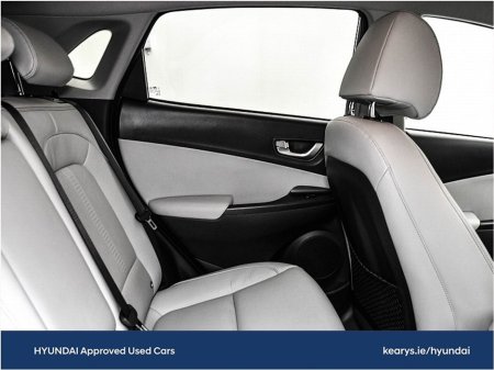 2022 Hyundai Kona EV Premium 64 kWh €22,490 thumbnail