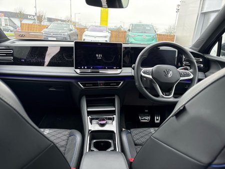 2025 Volkswagen Tiguan - thumbnail 8