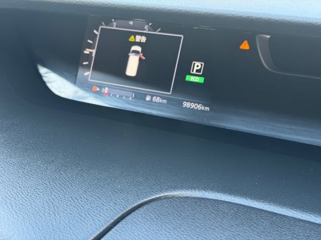 2017 Nissan Serena - thumbnail 14