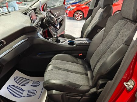 2018 Peugeot 3008 ALLURE 1.2 130 4DR €13,450 thumbnail