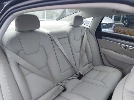 2021 Volvo S90 D4 MOMENTUM AT 4DR AUTO €34,950 thumbnail