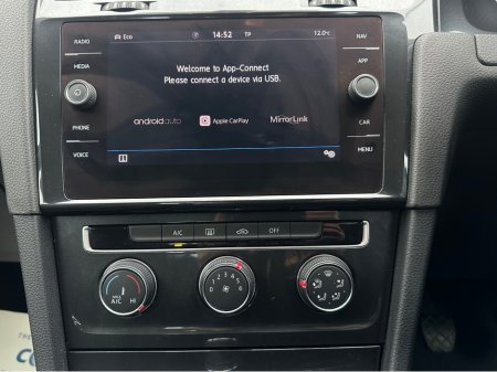 2019 Volkswagen Golf SE NAV TDI 1.6 S 90PS 5DR thumbnail