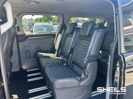 2026 Ford Tourneo Custom 1 TOURNEO PHEV LEFT - CANCELLED ORDER €65,950 thumbnail