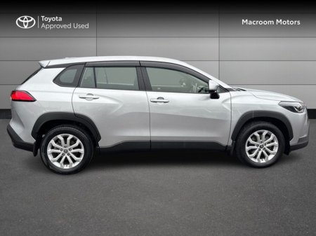 2024 Toyota Corolla Cross - thumbnail 3