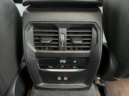 2020 BMW 3 Series 330e M-SPORT COMPETITION 2.0 HYBRID // 19" M-SPORT ALLOYS // LEATHER/SUEDE INTERIOR // DIGITAL CLUSTER €29,900 thumbnail