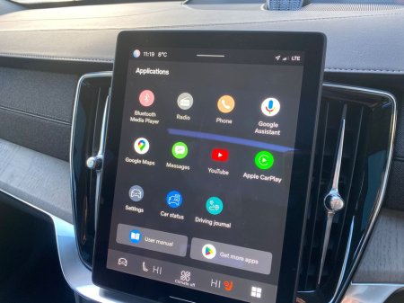 2025 Volvo XC90 *Ultra* T8 PHEV AWD Auto €82,900 thumbnail