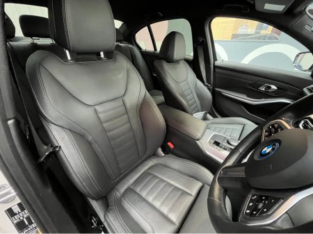 2024 BMW 3 Series - thumbnail 14