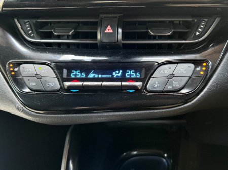 2017 Toyota C-HR - thumbnail 15