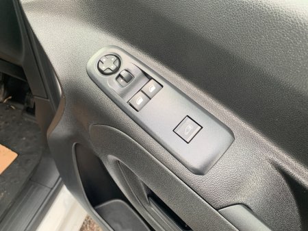 2023 Peugeot Partner - thumbnail 10