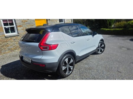 2022 Volvo XC40 - thumbnail 6