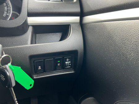 2016 Suzuki Swift - thumbnail 11