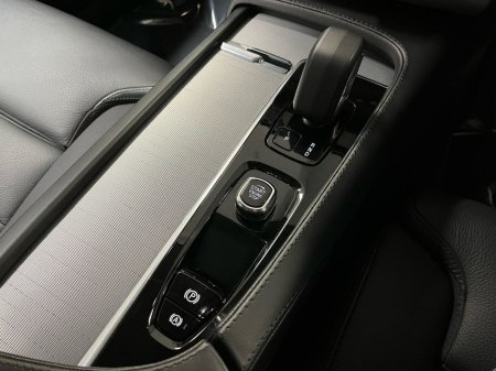 2023 Volvo XC90 - thumbnail 4