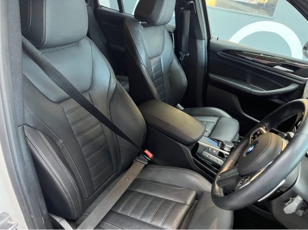 2021 BMW X3 2021 BMW X3 XDRIVE 30E M-SPORT EDITION JOY 2.0 AUTOMATIC / CRUISE CONTROL / 360° PARKING CAMERA / ELECTRIC MEMORY & HEATED SEATS / APPLE CARPLAY / PADDLE SHIFTERS / HEATED REAR SEATS thumbnail