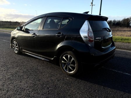 2014 Toyota Aqua - thumbnail 2