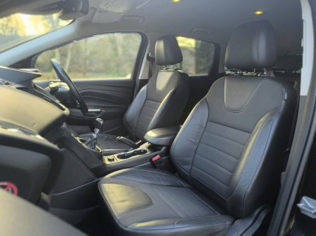 2016 Ford Kuga - thumbnail 39