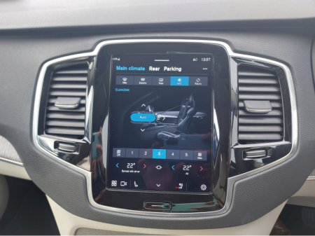 2023 Volvo XC90 T8 PHEV CORE AWD 5DR AUTO €67,950 thumbnail