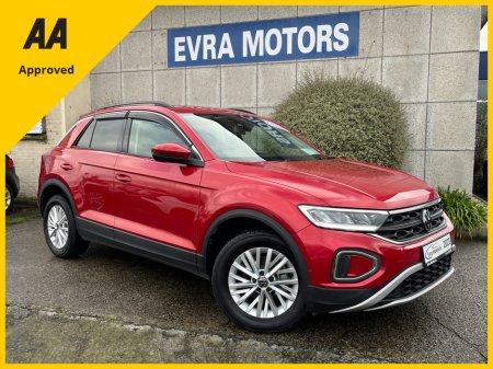 2023 Volkswagen T-Roc ACTIVE AUTOMATIC 1.5 PETROL //VERY LOW MILES//KEYLESS ENTRY//ADAPTIVE CRUISE CONTROL//BLIND SPOT WARNING//