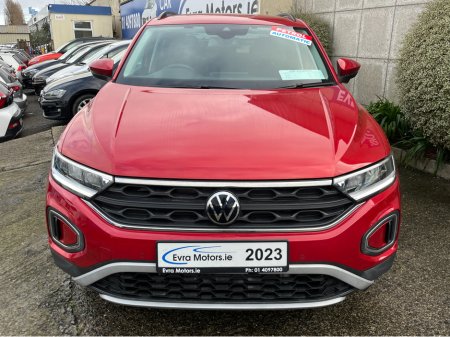 2023 Volkswagen T-Roc ACTIVE AUTOMATIC 1.5 PETROL //VERY LOW MILES//KEYLESS ENTRY//ADAPTIVE CRUISE CONTROL//BLIND SPOT WARNING// €29,950 thumbnail