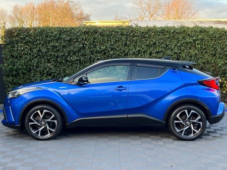 2019 Toyota C-HR 1.8 HYBRID // SERVICE HISTORY // TOP VIEW PARKING CAMERAS // DUAL ZONE CLIMATE CONTROL €19,900 thumbnail