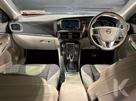 2018 Volvo V40 - thumbnail 17