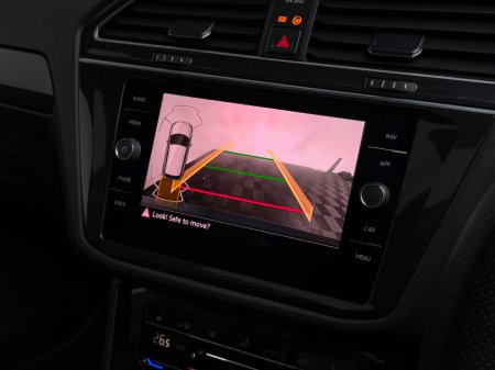 2021 Volkswagen Tiguan - thumbnail 16