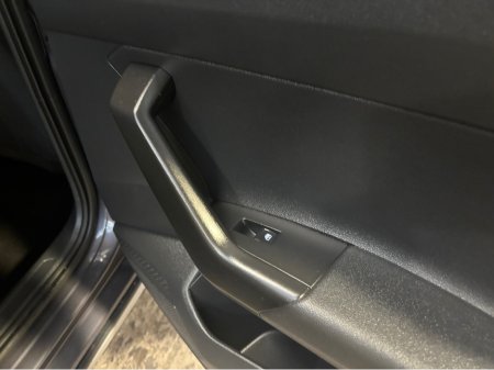 2022 Volkswagen Taigo LIFE 1.0 TSI 95BHP MANUAL 5SPEED 5DR €19,750 thumbnail